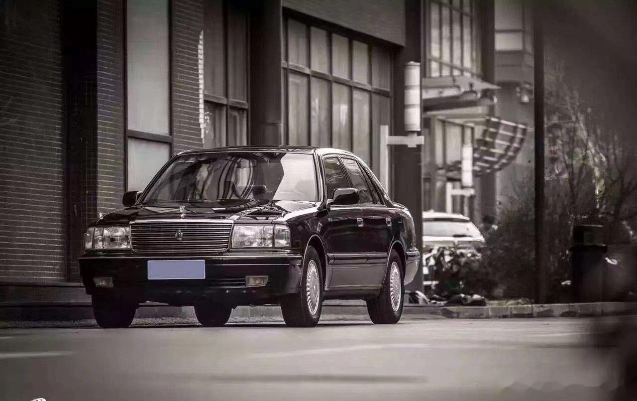 今天来个狠车 就不玩悬念了 直接上图 全国唯一 绝对稀有 丰田皇冠155