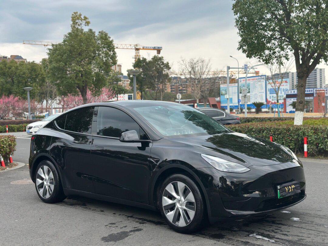 2022年特斯拉model y越野车,6万公里,车况精品,支持检测成色很,纯电动