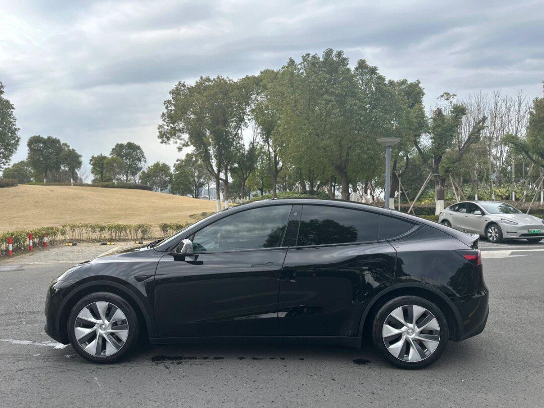 2022年特斯拉model y越野车,6万公里,车况精品,支持检测成色很,纯电动