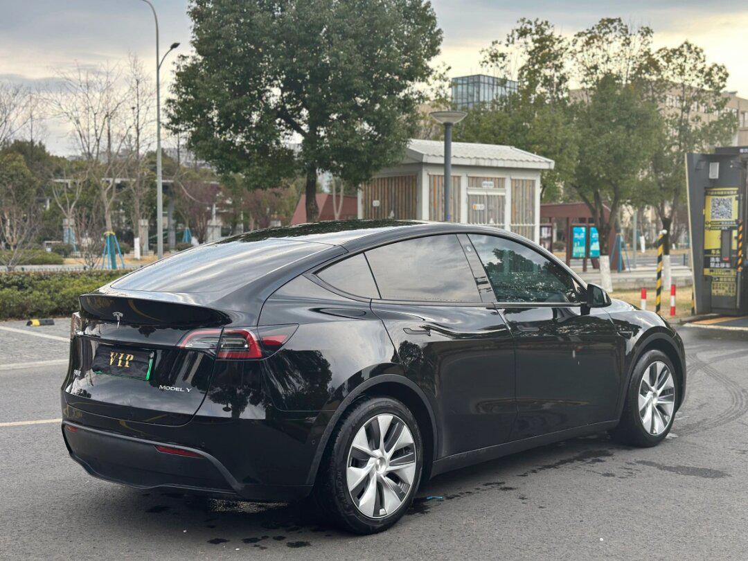 2022年特斯拉model y越野车,6万公里,车况精品,支持检测成色很,纯电动