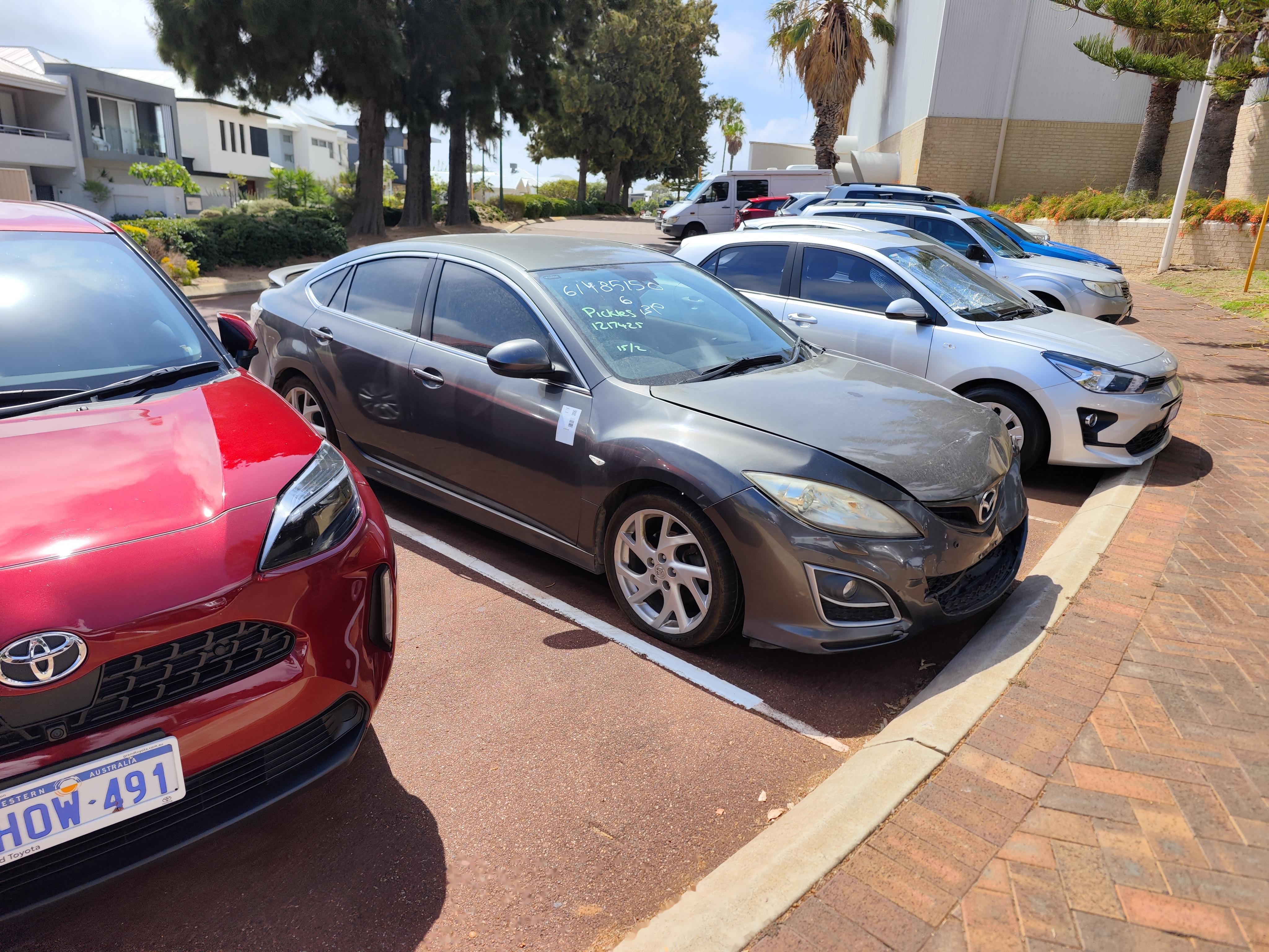 在pickles上拍卖拍了个事故车 马6掀背 柴油 手动挡顶配 只要800刀 加