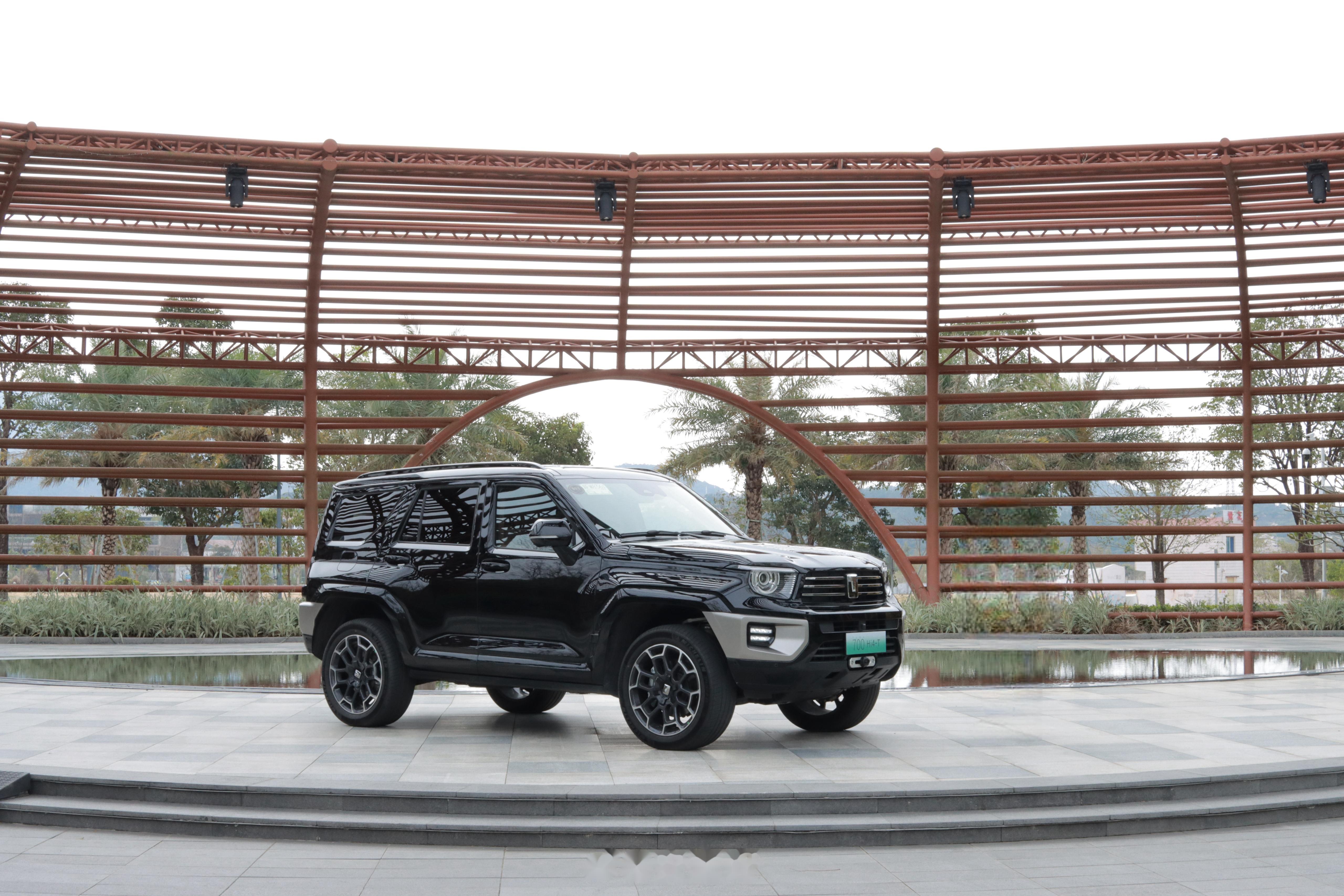 09 图赏61坦克700 hi4-t .