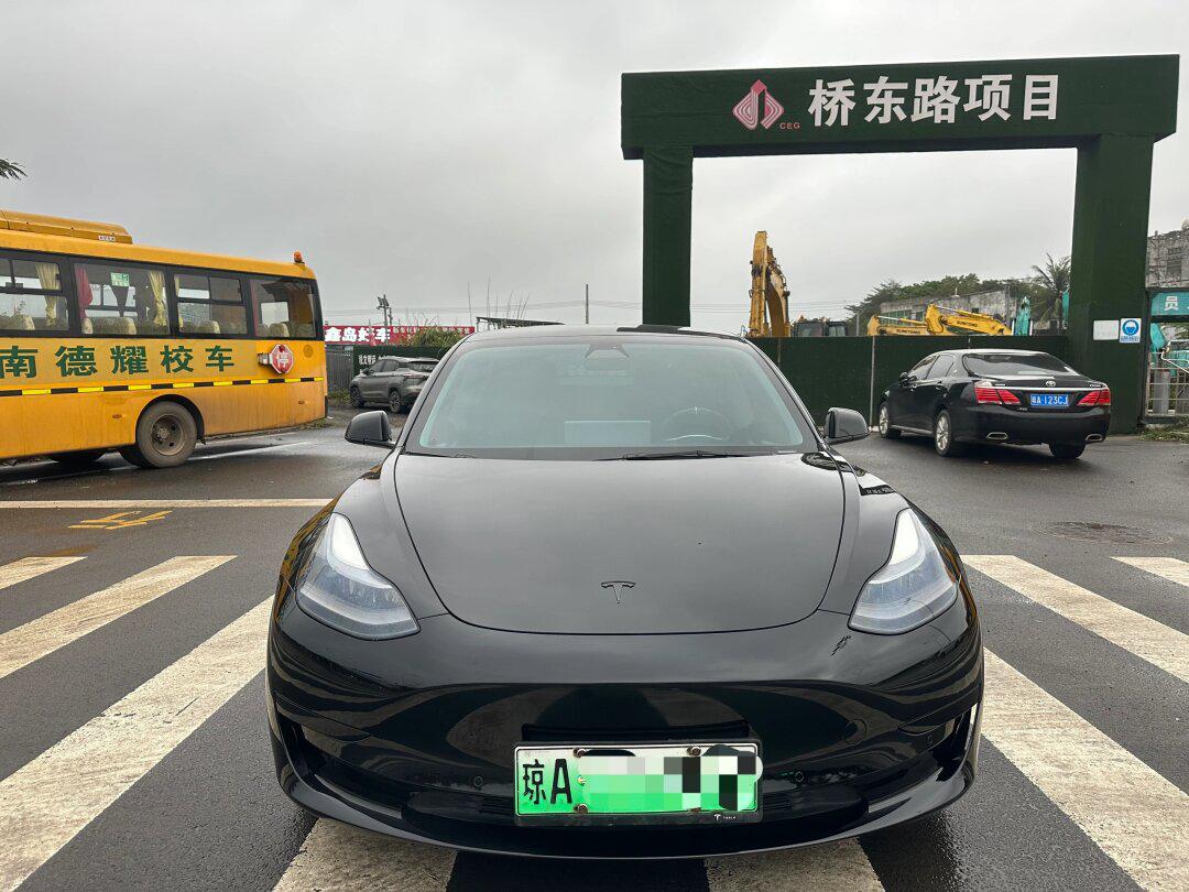 海南岛出一台精品特斯拉model3
