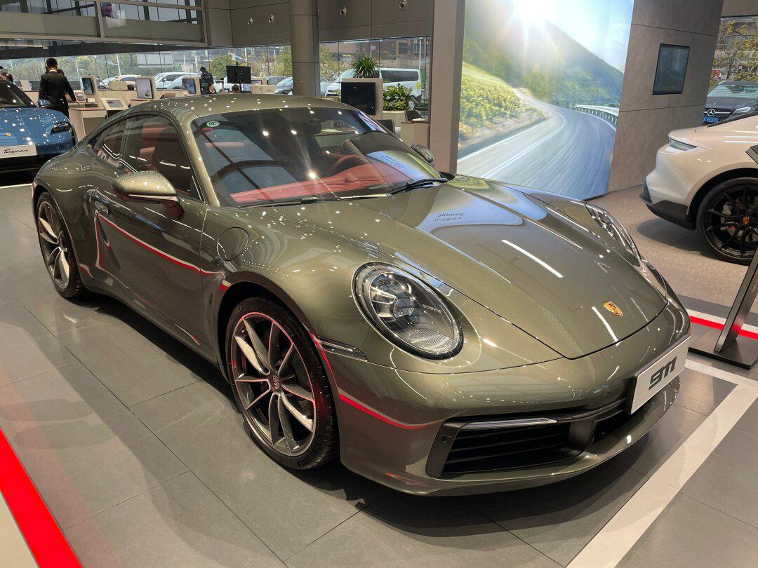 色彩斑斓的跑车,越后颜色越好看哦06