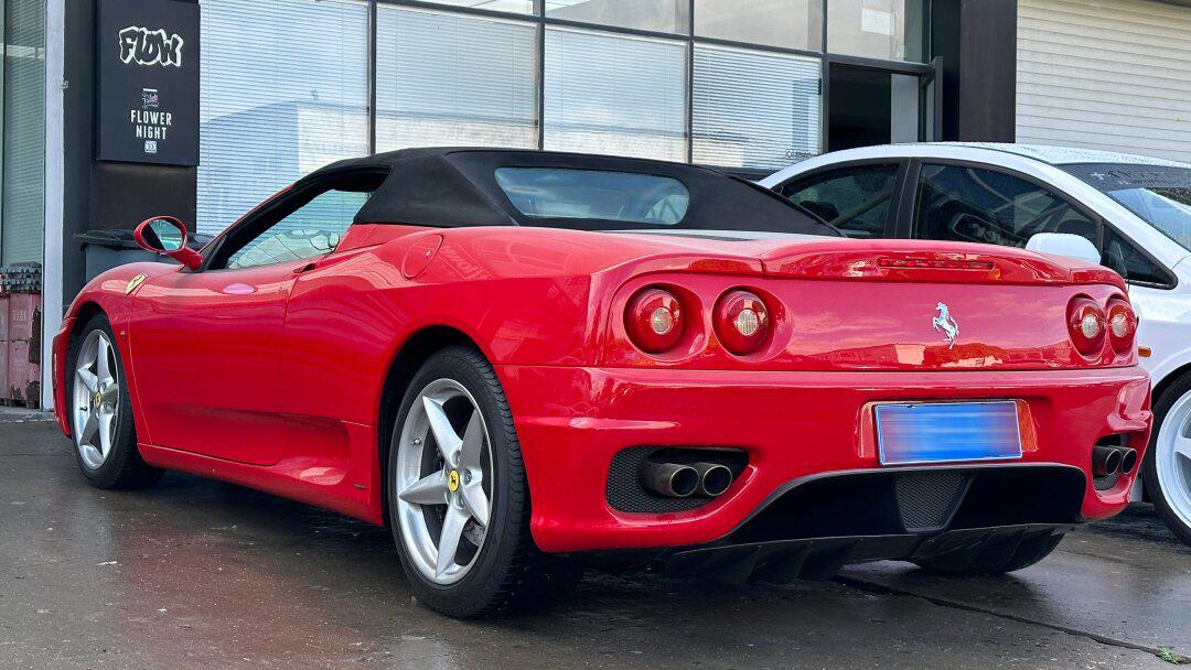 经典法拉利360spider! 纯红色的v8发动机和整车外观,真的帅呆了!