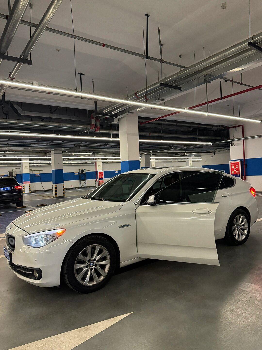 9990过户新款宝马528 gt遛背轿跑全款:10.