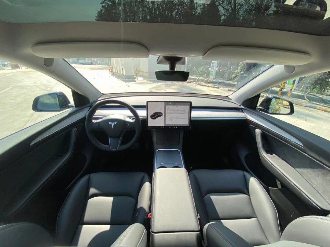 24款特斯拉model y 标准续航后轮驱动版 ,24年3月上牌全新车,续航55_m