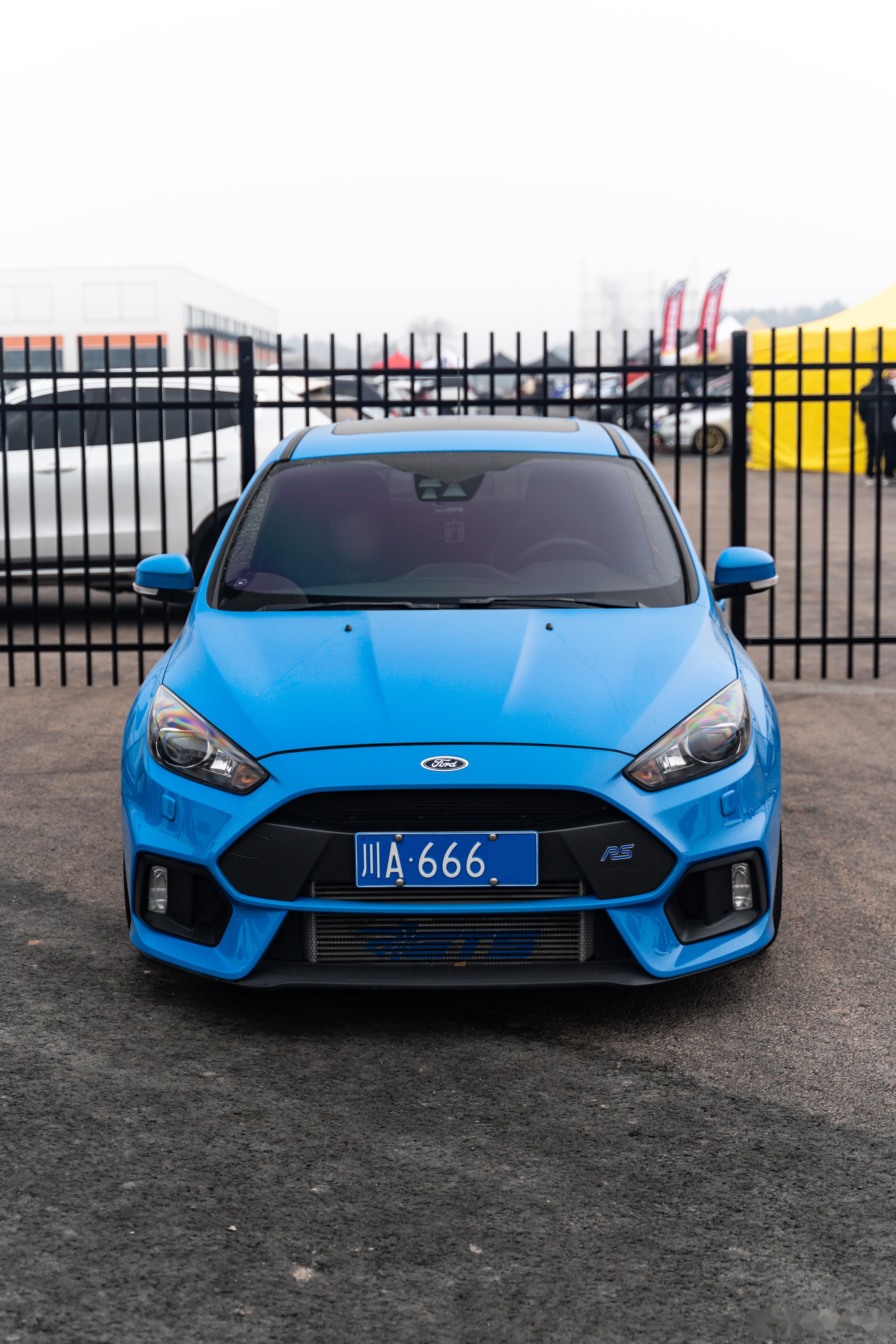 ford focus rs 搭载2 3t发动机的四驱小钢炮