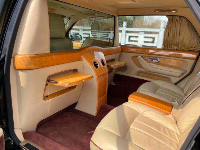 宾利雅致 三种颜色车标_有钱人的社区_易车社区