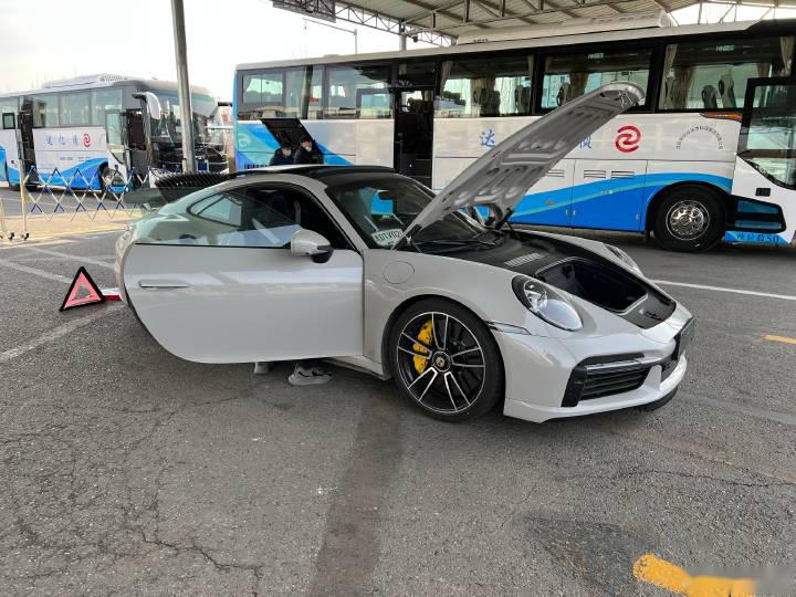 作为911 turbo s和718 gt4 clubsport车主, 今天全新的_保时捷718社区