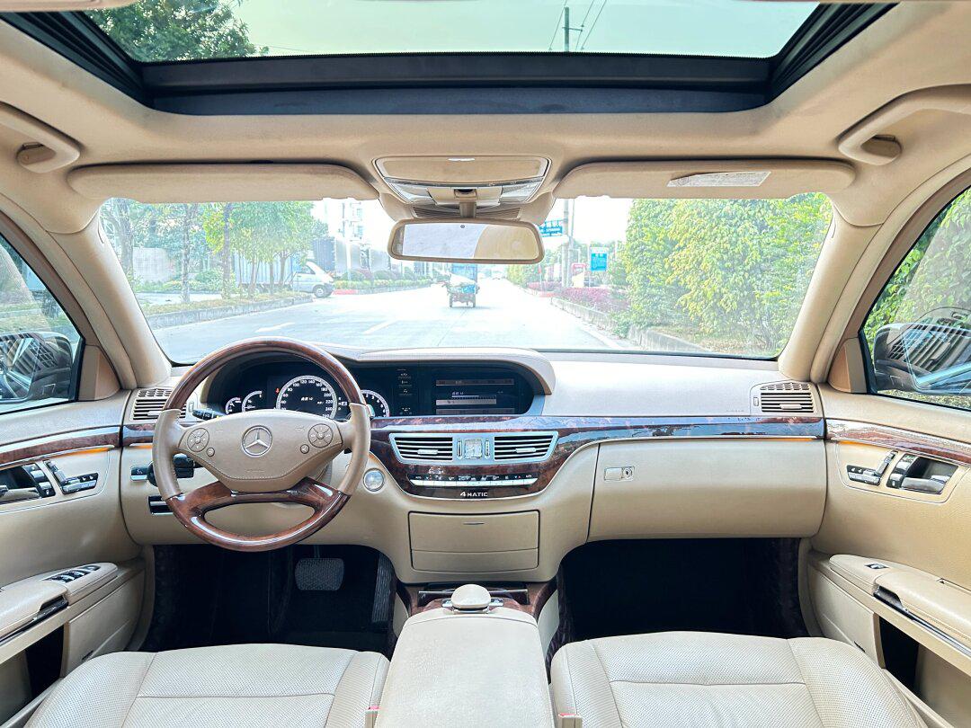 当前位置:>易车>社区>奔驰s级社区>超级极品2010年s350四驱顶配,新车