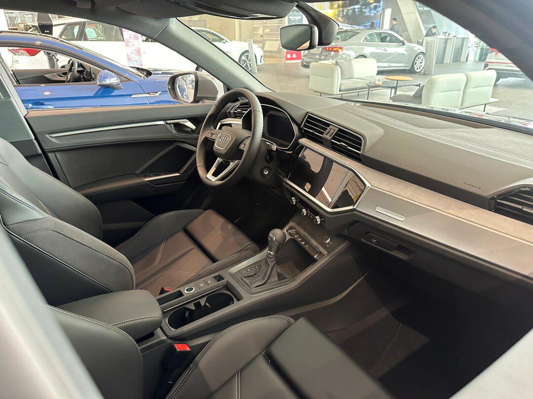 2024款奥迪q3 一眼就心动的suv99