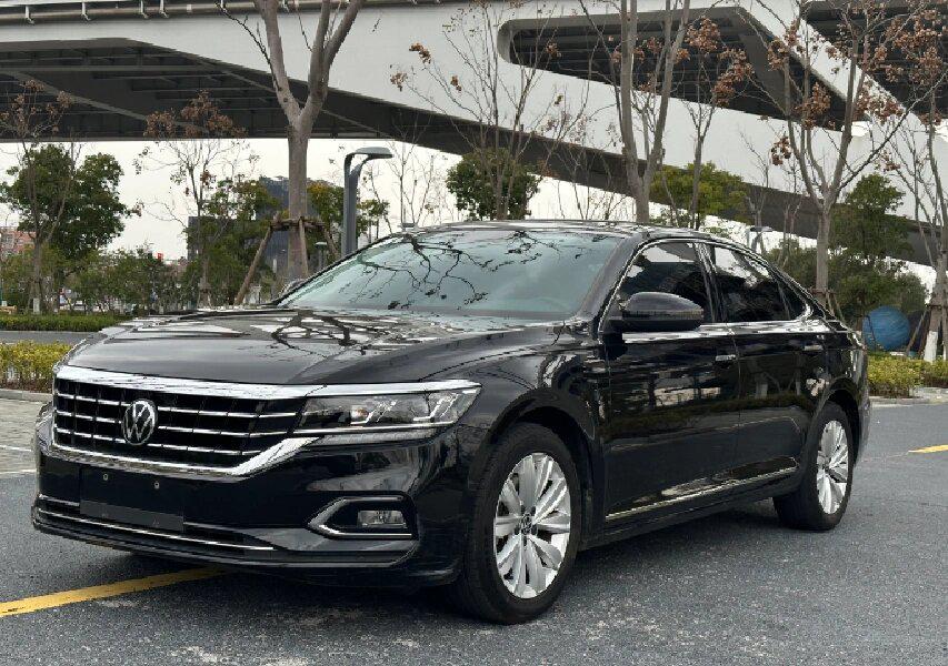 大众帕萨特330精英版2.