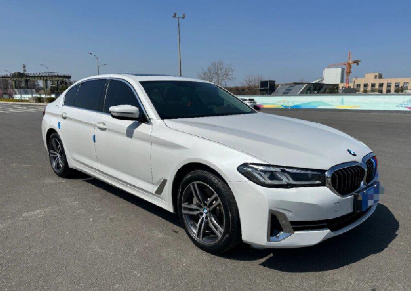 宝马530li豪华套 上牌日期:2022年2月 车辆车型:轿车 车辆产地:国产