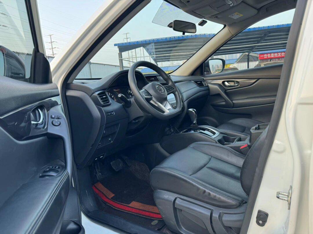 八万多 18年尼桑奇骏2.0高配