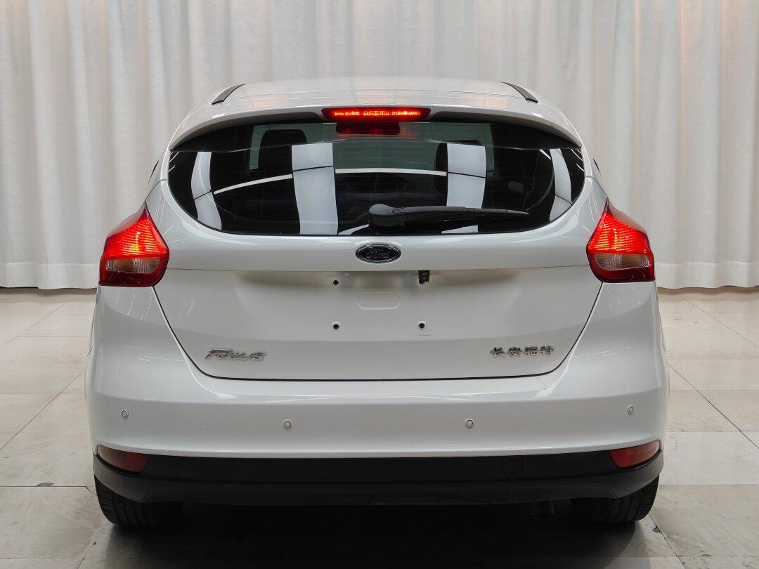 首付8800元福特福克斯开回家! 新到福特·福克斯自动1.