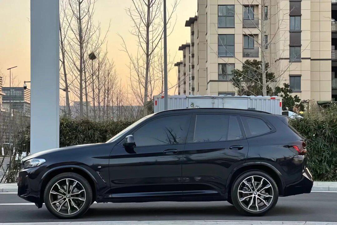 当前位置:>易车>社区>宝马x3社区>发一波现车资源,宝马x325i,32万77