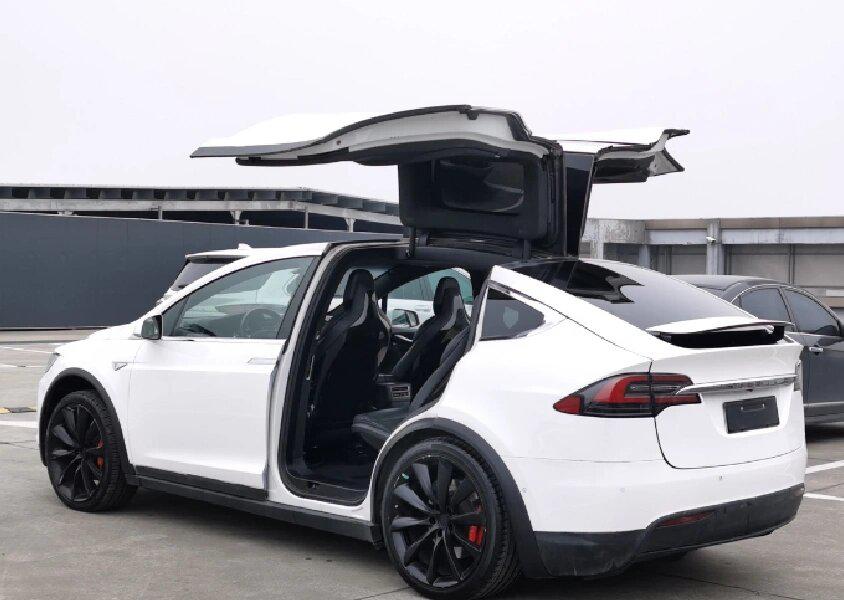 特斯拉model x90d 售价:24.