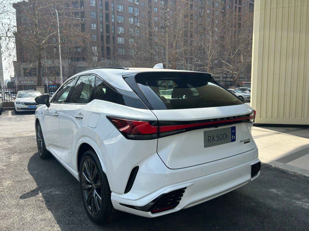 2024雷克萨斯rx500h运动版白色