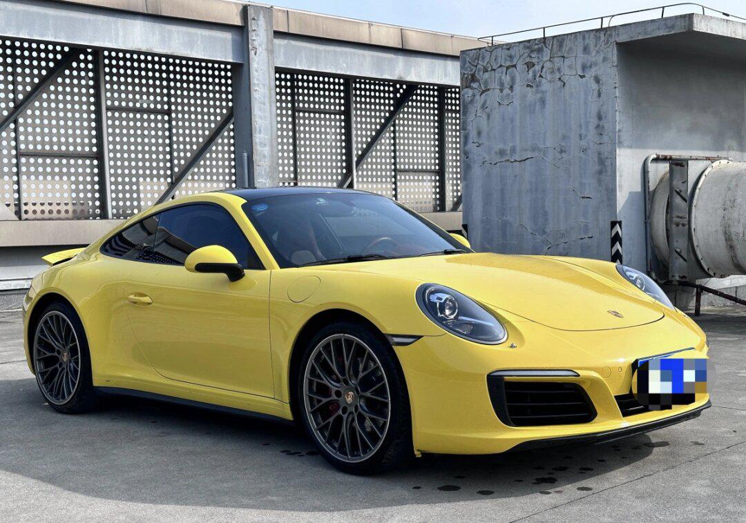 保时捷911carrera 4 30t 售价:7189 上牌日期:2019年