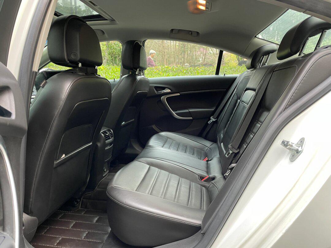 2010年别克君威2.0t运动版