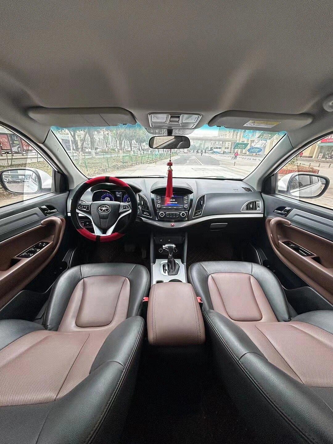 凯迪拉克2018款xt520t25t豪华型新到