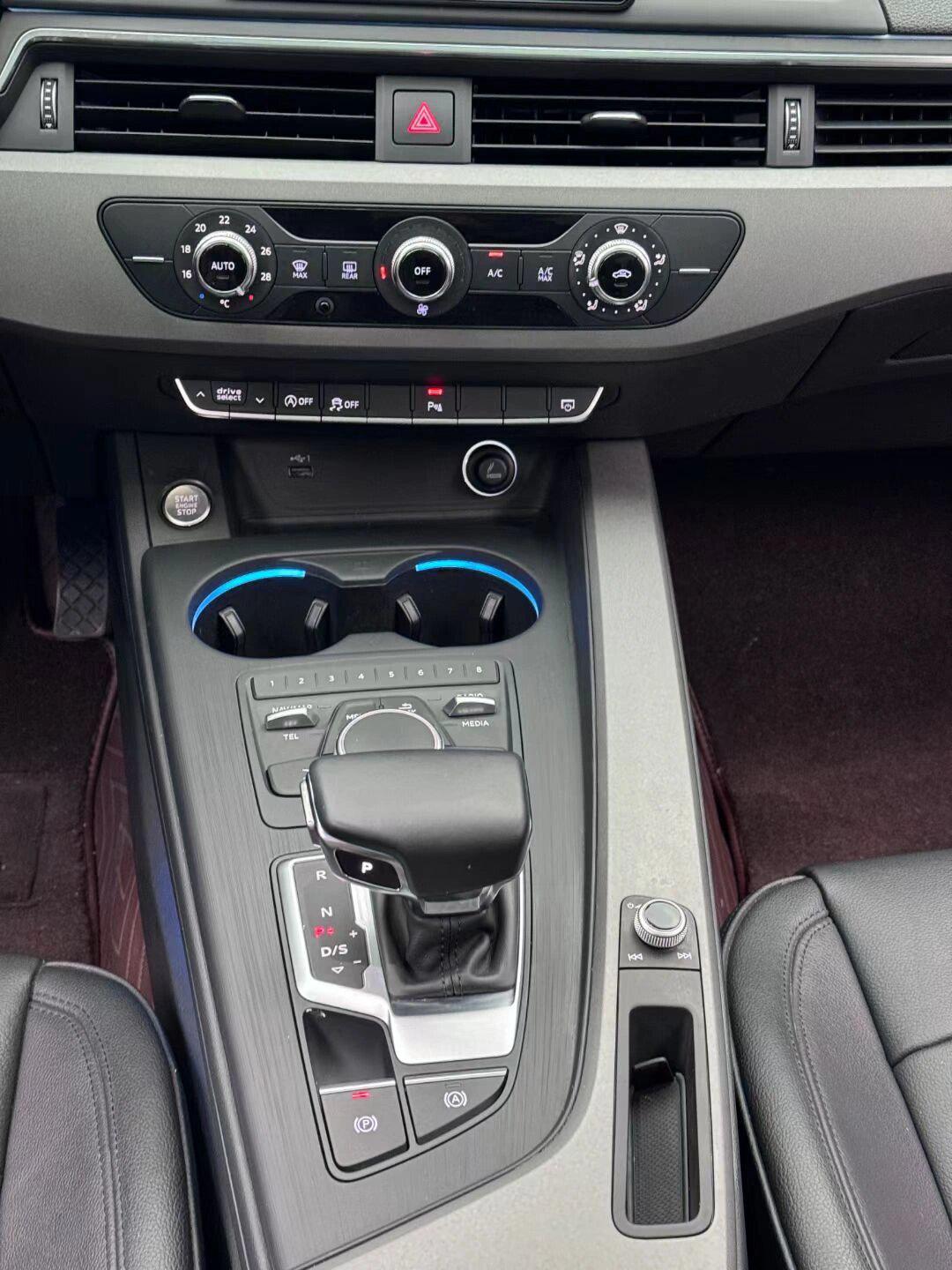 18年奥迪a4l 2.0t 原车一手 两面做漆,7万公里 车好价优 146800