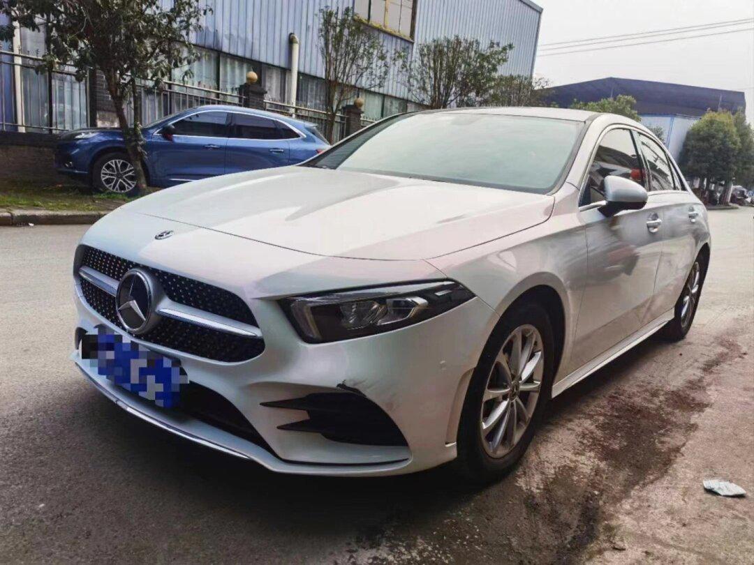 拿下2020款 奔驰a级 a 200 l 运动轿车 【上牌时间】2020年10月_奔驰