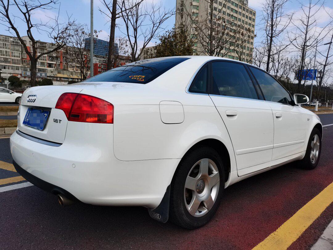 2008年奥迪a4,1.8t自动天窗,私家一手车,整车原版,车子爱惜的很好,10