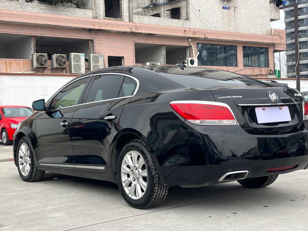 4大君越有喜欢的吗,新车当时落地20多万,现在一个零头也不要,成_君越