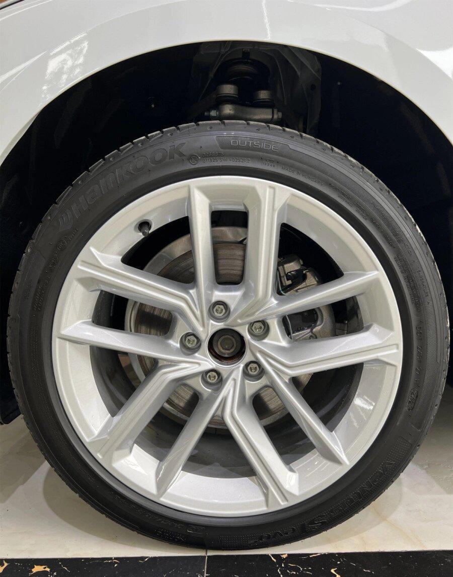 奥迪a52.0t敞篷车 售价:39.3万元(还价不多) 上牌日期:2023年10