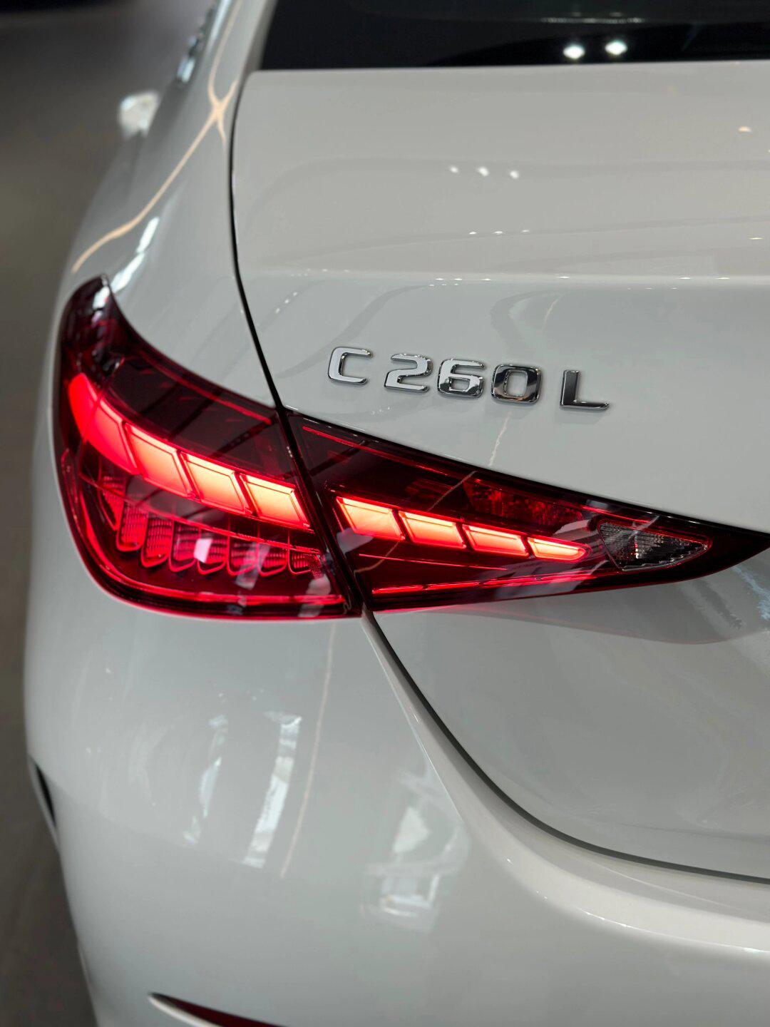 奔驰c级 2022款 c 260 l 运动版 2022-09 / 3.2万公里