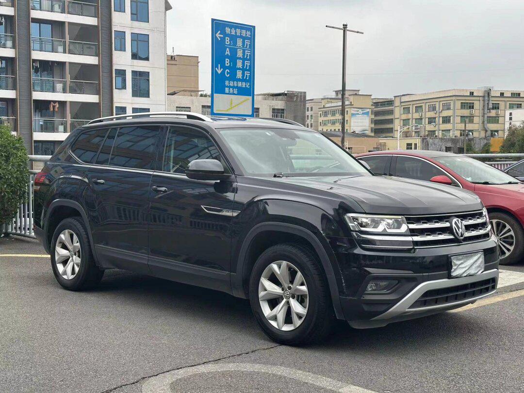 17年9月上牌大众途昂330tsi两驱舒适版2.