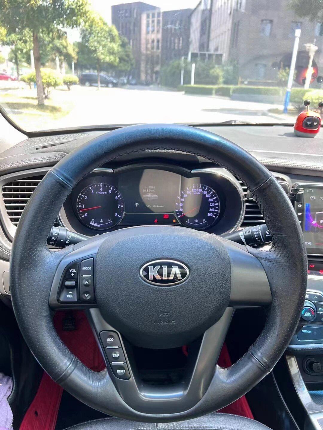 到店13年起亚k5 2.0l 自动dlx特别版 外白内黑 一键启动 多功能方向盘