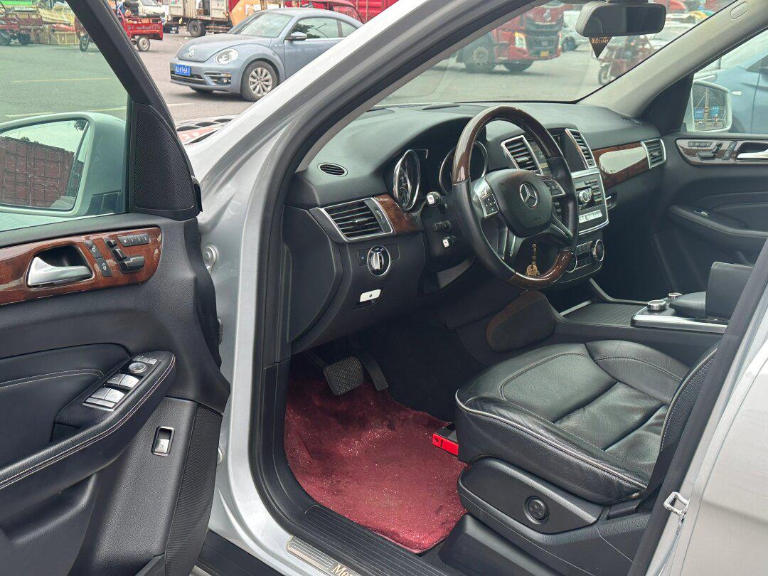 奔驰ml350 3.5l v6 豪华版 3.