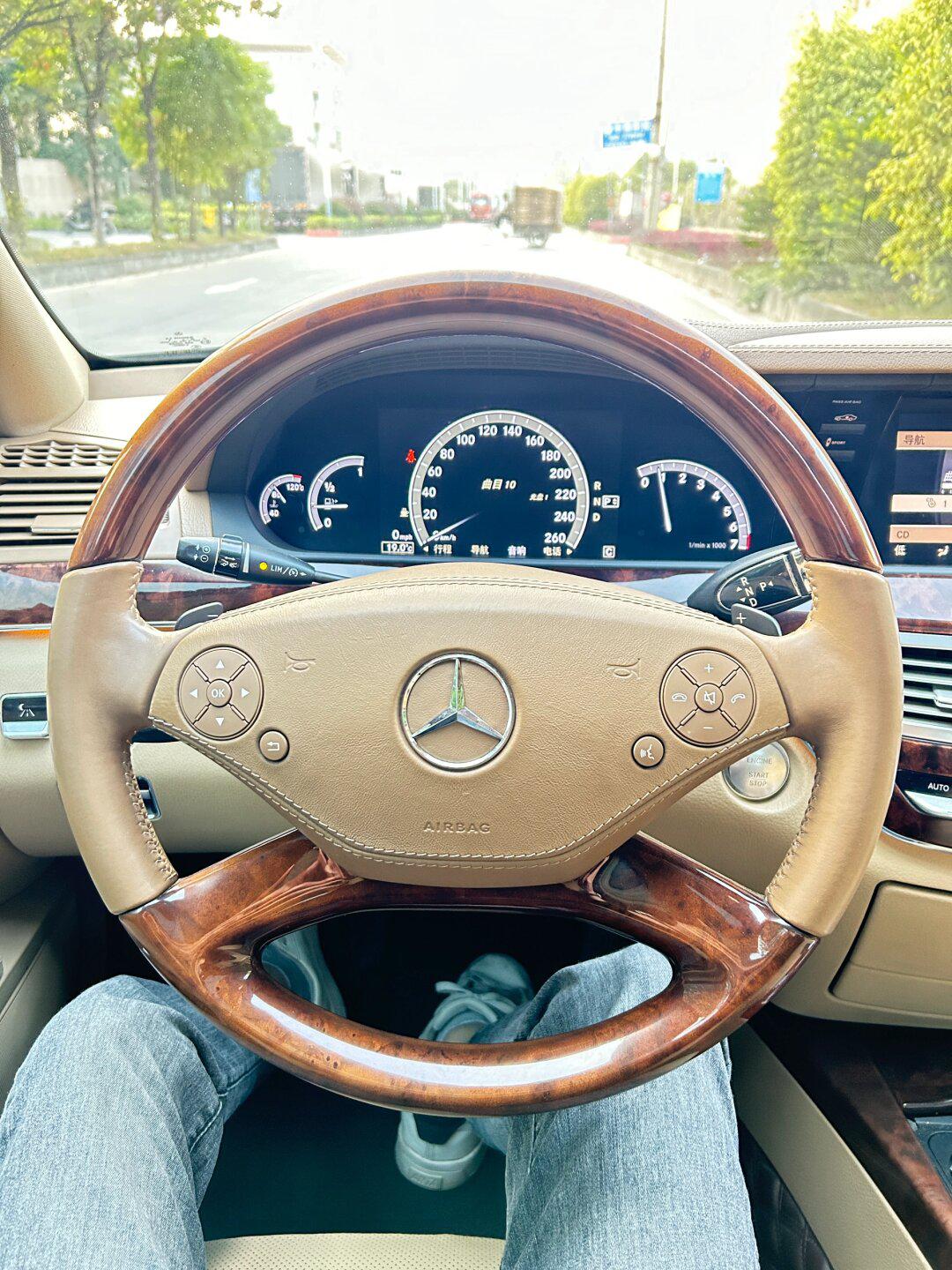 当前位置:>易车>社区>奔驰s级社区>超级极品2010年s350四驱顶配,新车