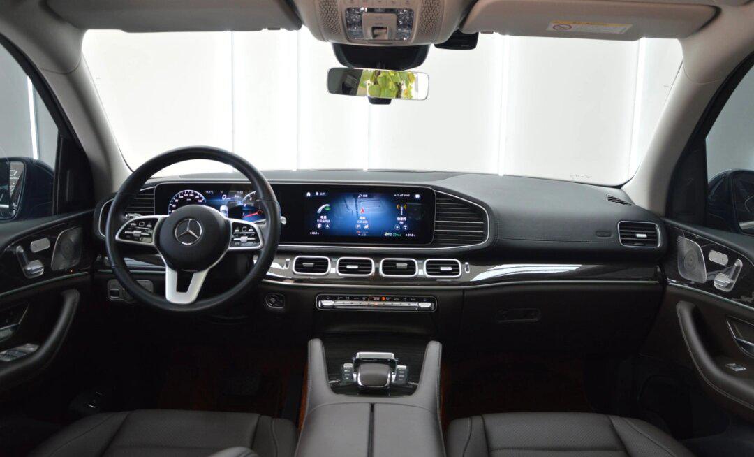 奔驰gle350 售价:55.5万元 上牌日期:2021年12月 车辆车型:越野