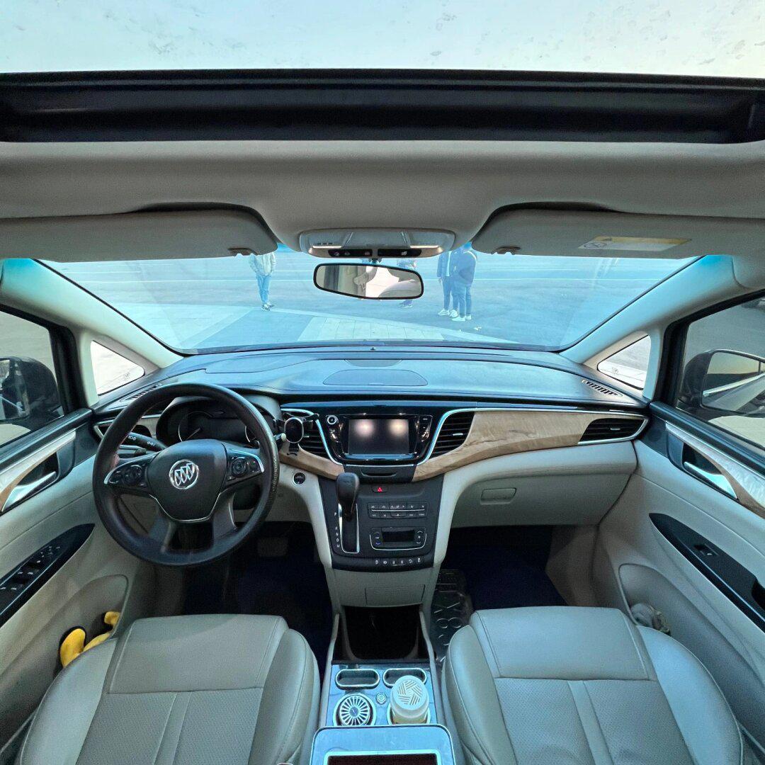 新到19年4月别克gl8es 2.0t自动高配!(原版