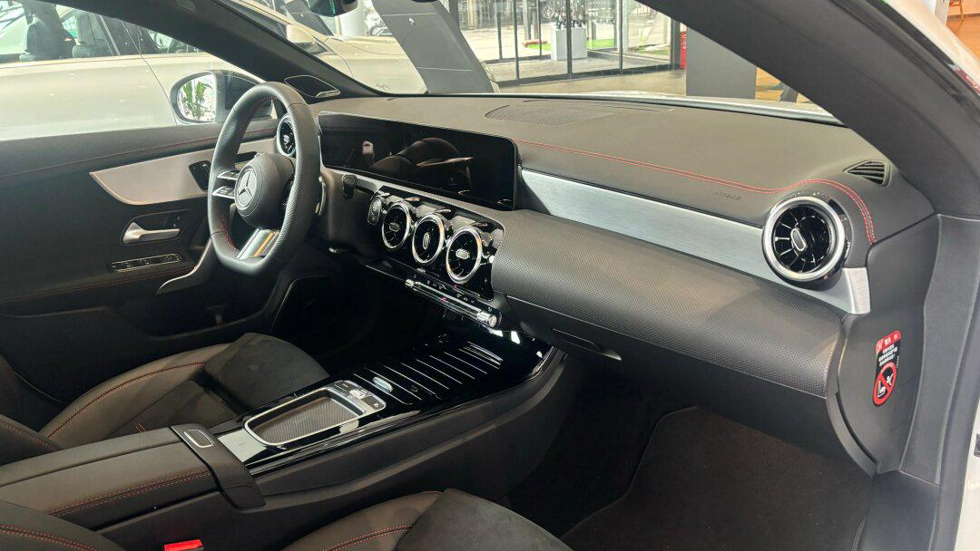 今日车型推荐 cla220 ,cla200 cla220官方指导价349200选_奔驰cla级