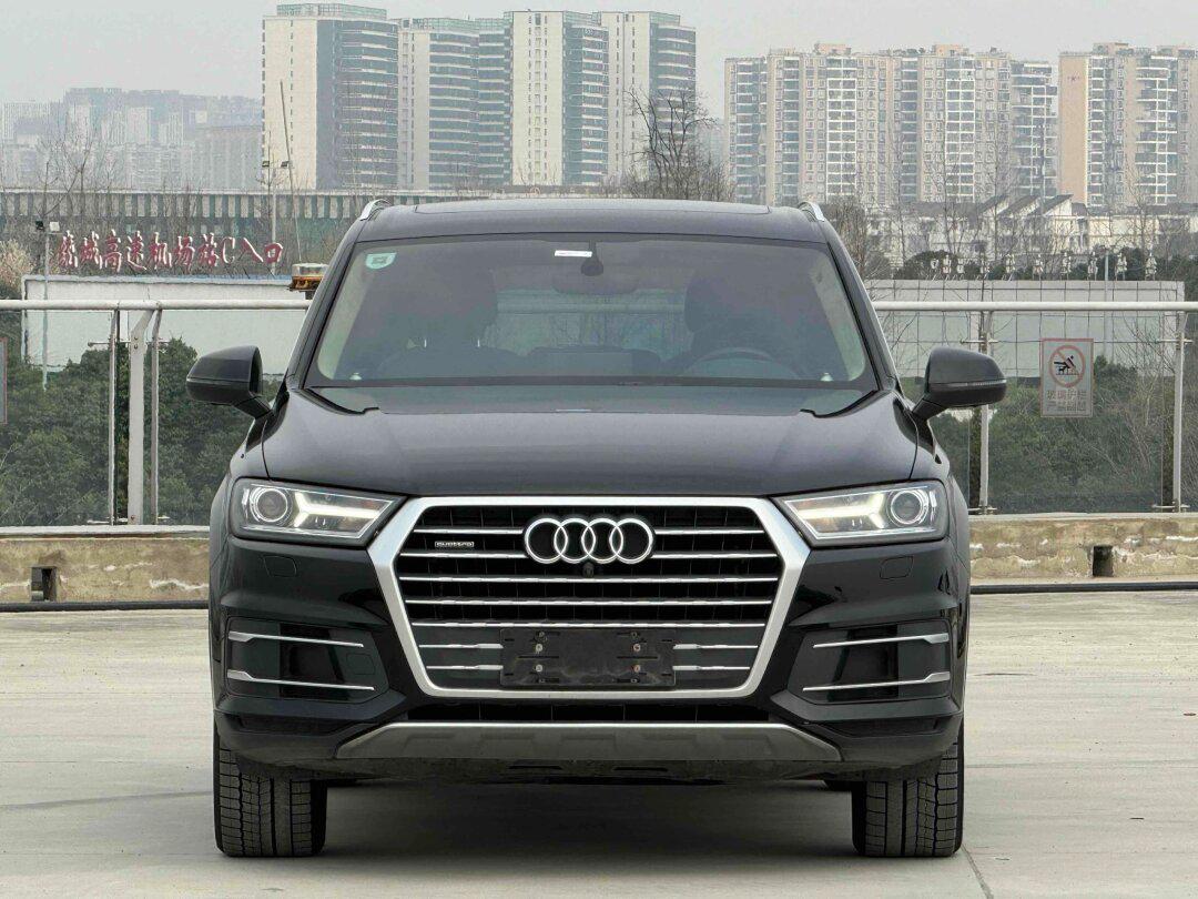 当前位置:>易车>社区>奥迪q7社区>最新到店,19年奥迪q755tfsi技术型,v