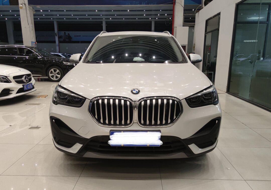 3万块钱开走22年宝马x1 25li领先 2.0t