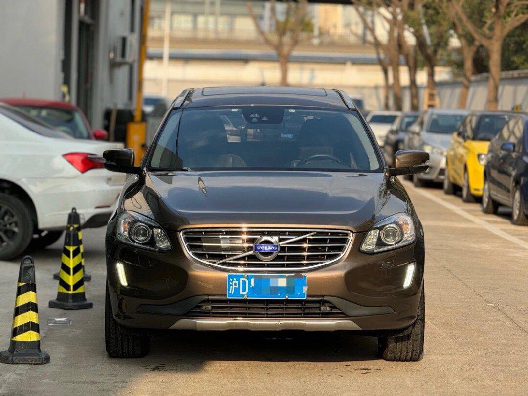 沃尔沃xc60 2017款 2.0t t5 awd 智远版 实表13.5万公里