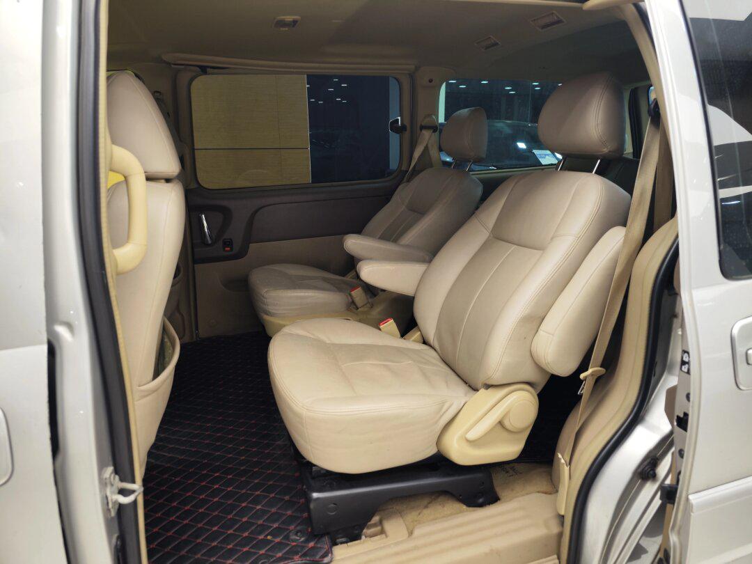 【配置】 2013款别克gl8 经典2.4l舒适版(7座) 【上牌时间】13.