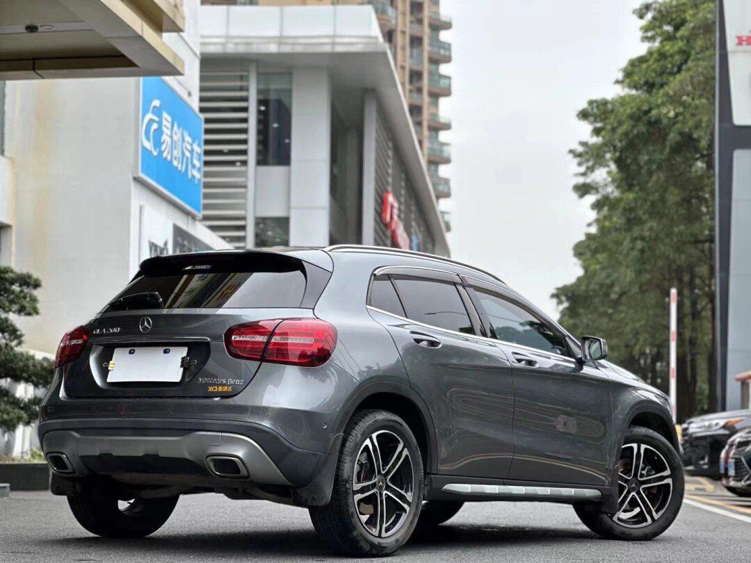 18款gla200 时尚型 上牌时间:18年4月 表显里程:7.8万公里 原版车_奔