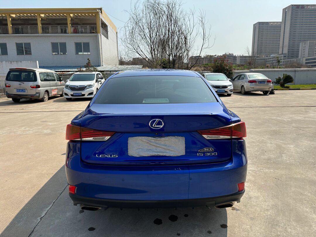 位置:>易车>社区>雷克萨斯is社区>到店20年3月雷克萨斯is300f运动版