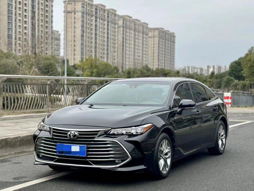 21年丰田亚洲龙 6万公里全车原版两三个面补漆报价15.