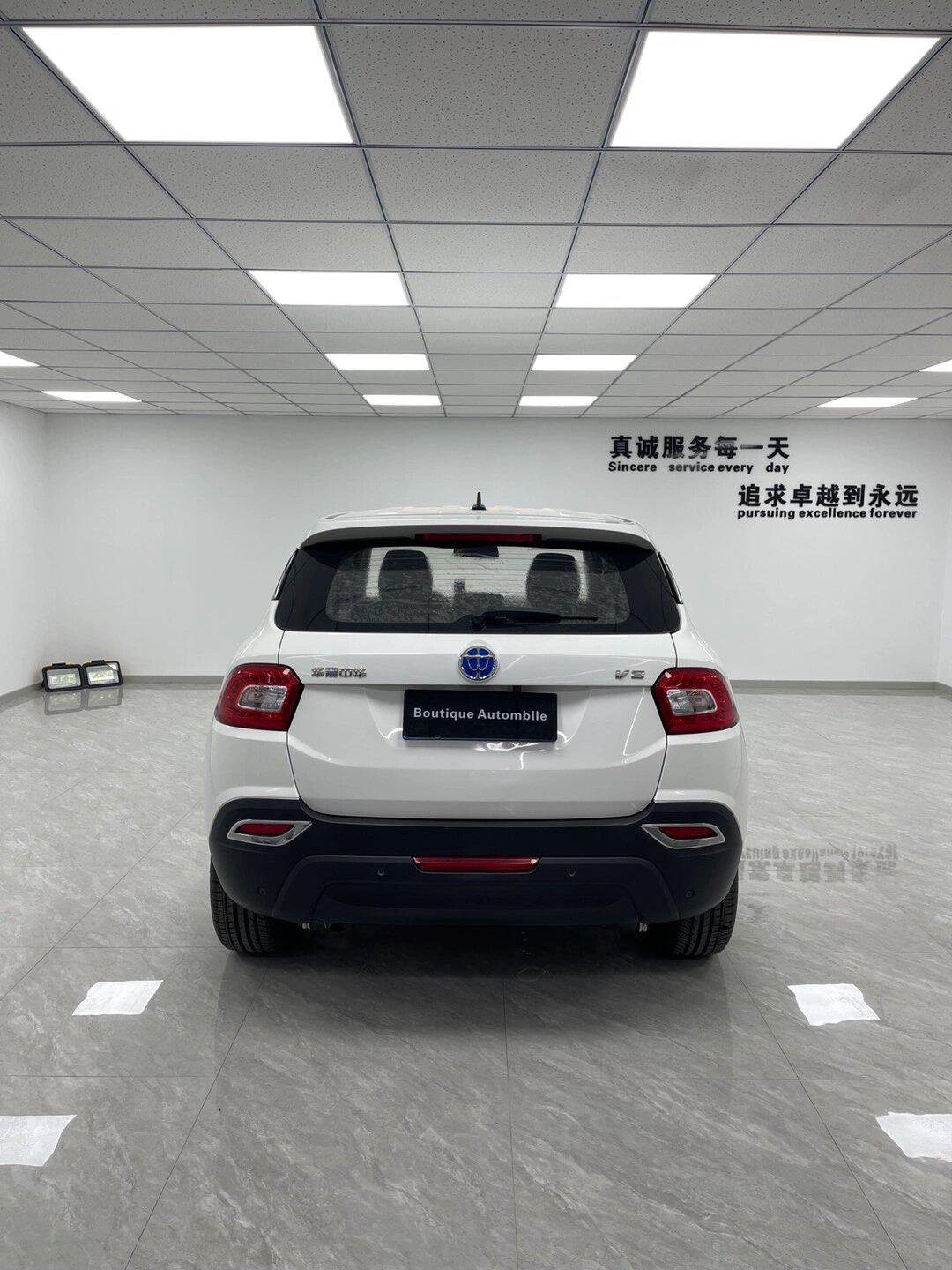 5l 大屏导航 倒车影像 真皮座椅 内饰嘎嘎新 空间_中华v3社区_易车