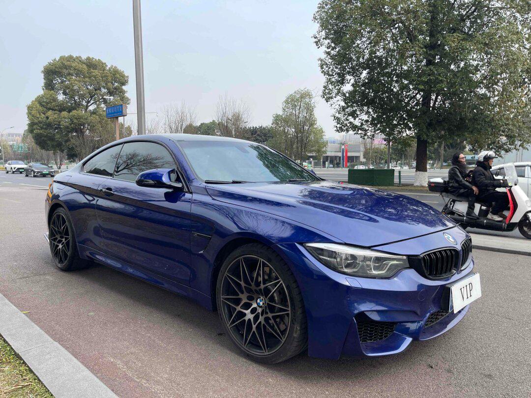 宝马m4 2019款 m4双门轿跑车猎影版 5.