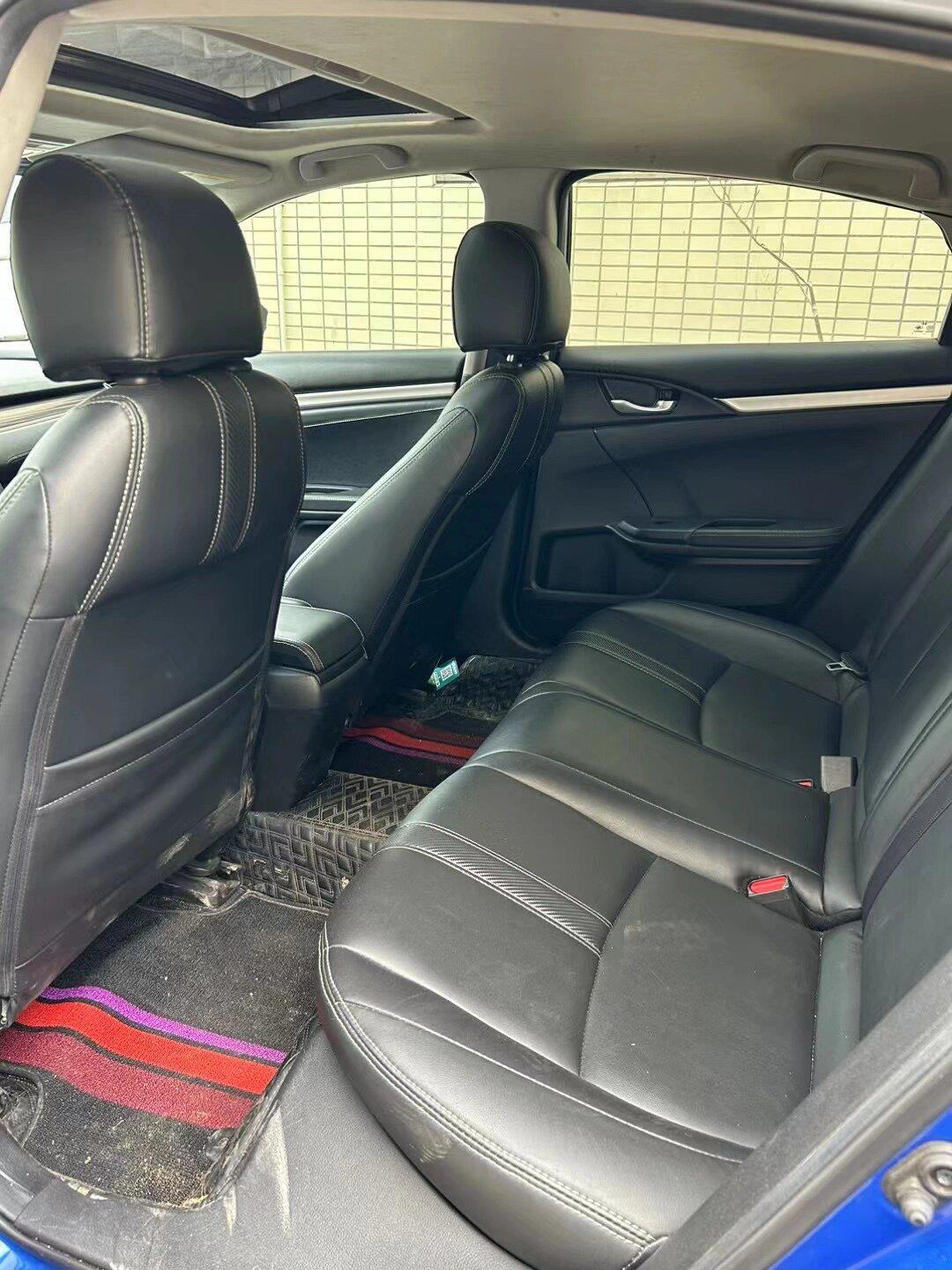 99万 粤t户9720年1月新款本田思域1.5t劲动版 一键启动 真皮座