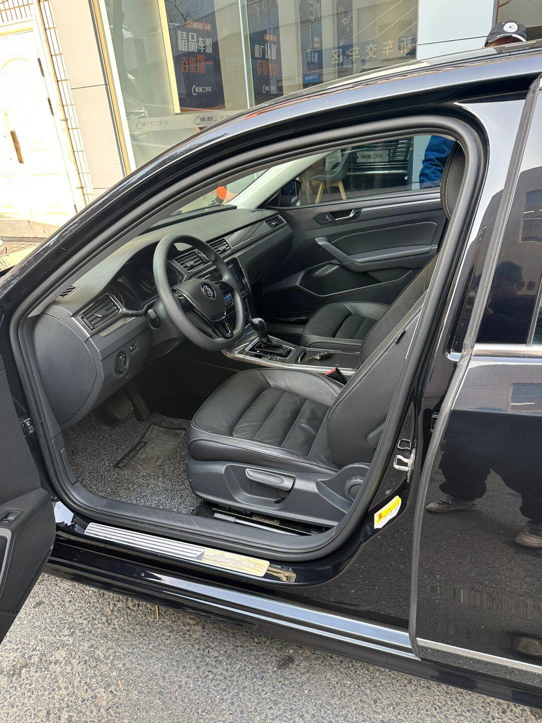 大众帕萨特(2016款300tsi 政采版)2016年12月上牌,1.